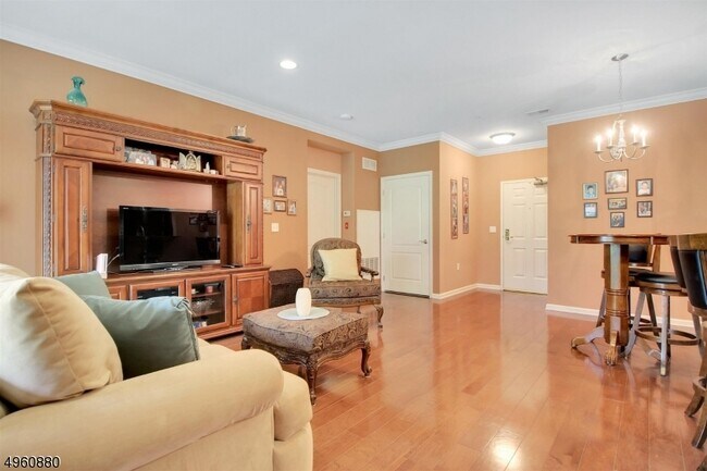 Foto del edificio - 1206 Brook Hollow Dr