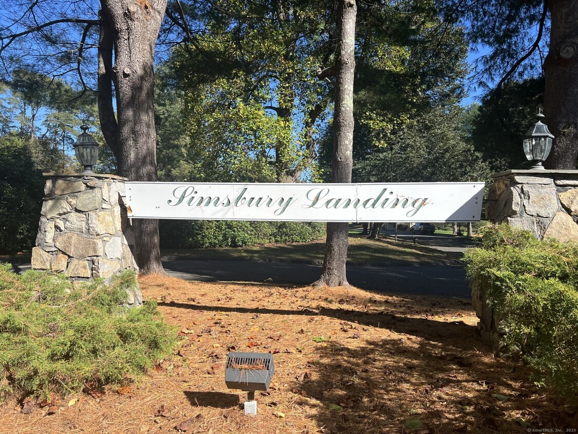 Primary Photo - 34 Simsbury Landing