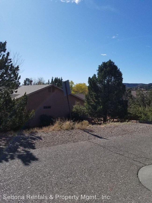 Building Photo - 3 br, 2 bath House - 15 Essex