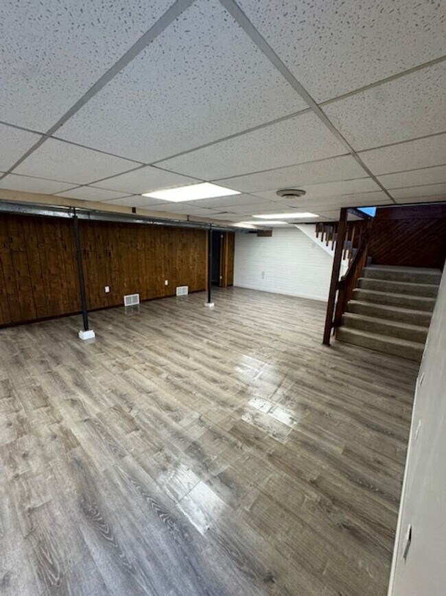 Building Photo - 73 Shaw St