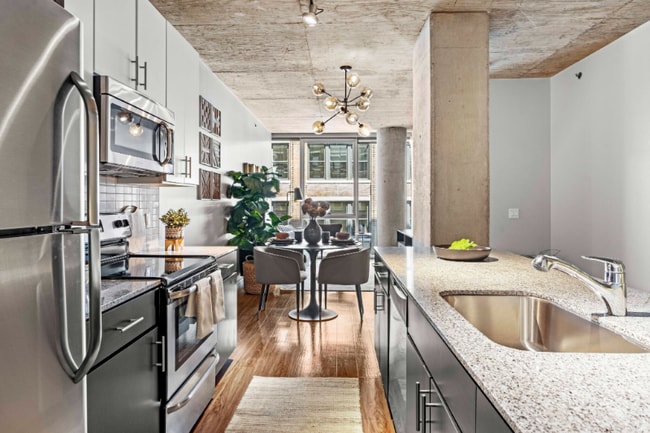 Building Photo - 600 W Jackson Blvd