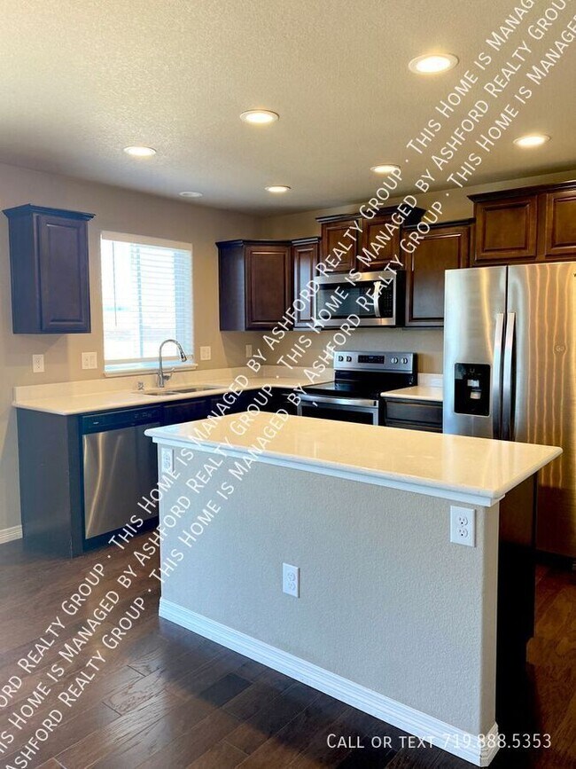 Foto del edificio - 6142 Meadowbank Ln