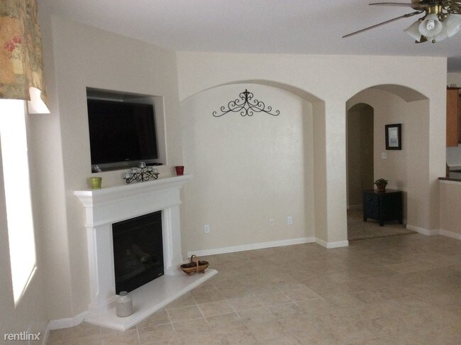 Building Photo - 1913 N Zinfandel Dr