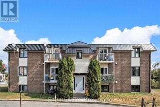 Building Photo - 875 Laurier St