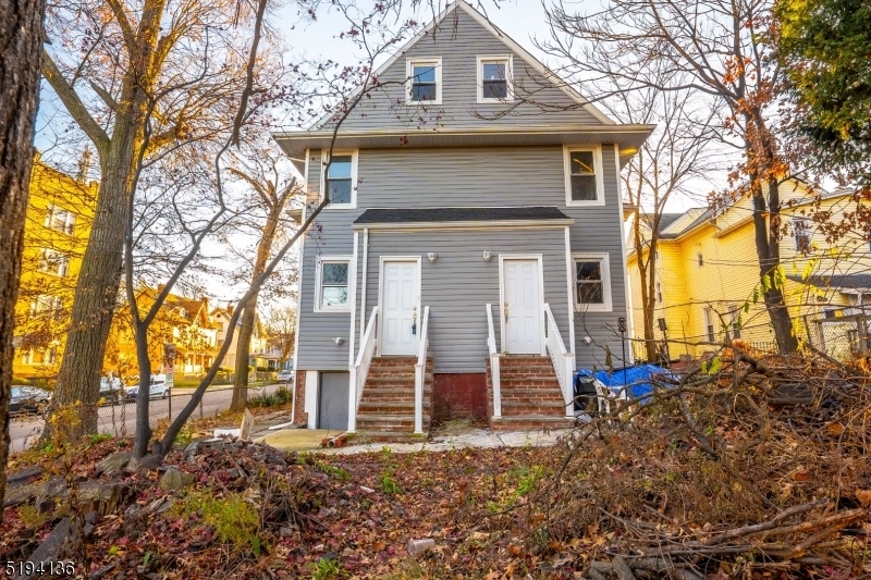 Primary Photo - 36 Carlton St