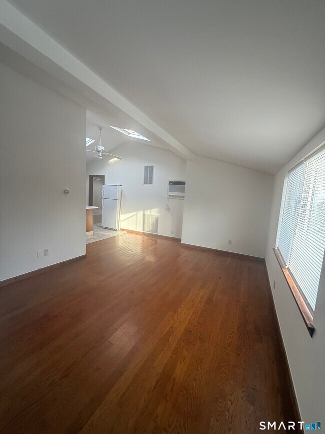 Foto del edificio - 20 Ponus Ave