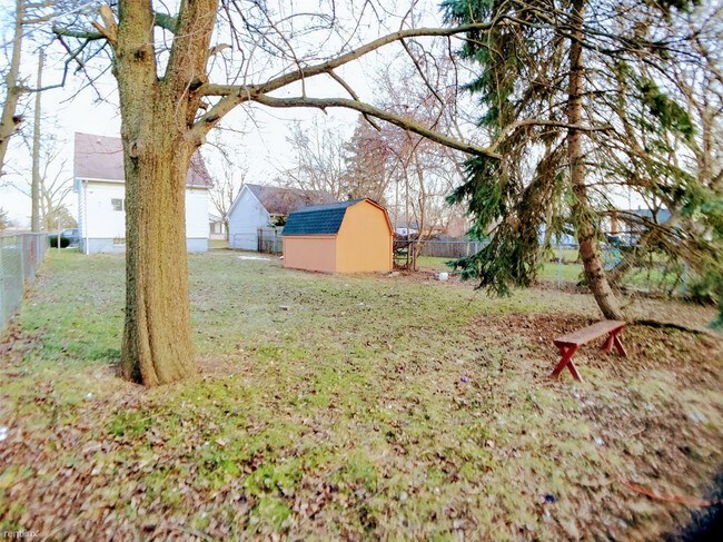 Foto del edificio - 25157 Pinehurst St