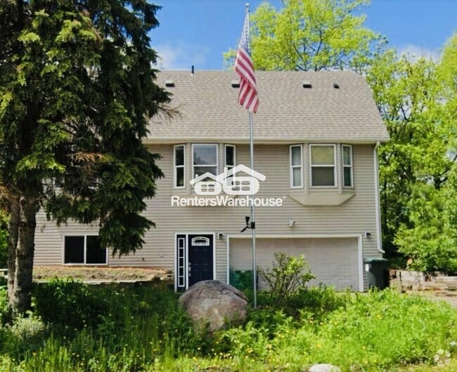Building Photo - 3566 Granada Ave N