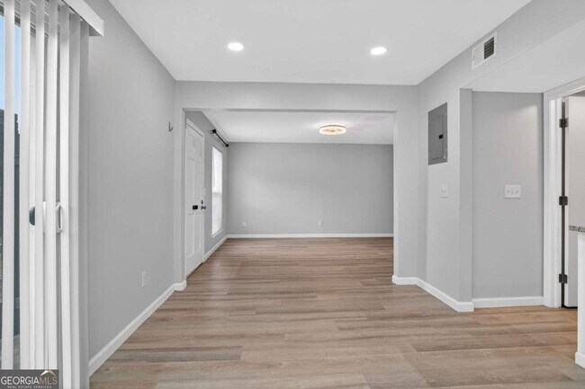 Foto del edificio - 2917 N Dekalb Dr
