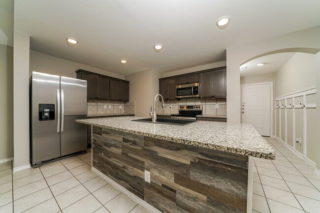 Building Photo - 407 Milo Way