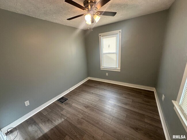 Foto del edificio - 1013 Mechanic St