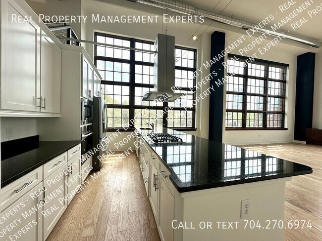 Foto del edificio - Stunning 2BR/2BA Condo in Uptown Charlotte!
