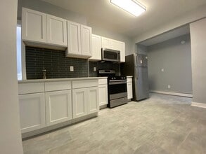 Building Photo - 378 Orchard St