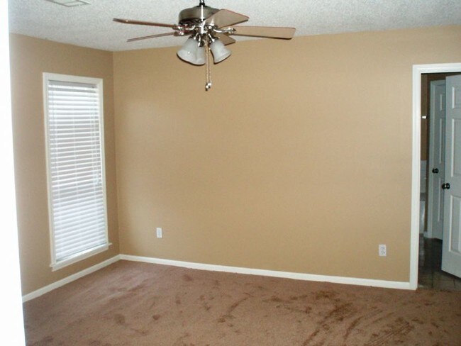 Building Photo - 2107 Greystone Cv