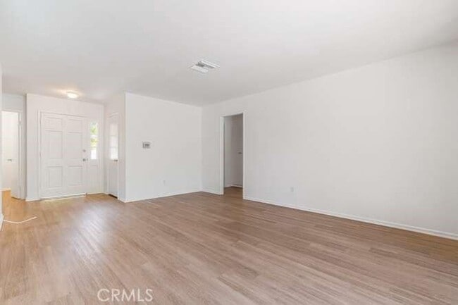 Foto del edificio - 6575 Cleomoore Ave