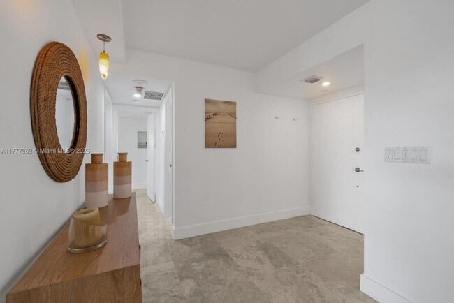 Foto del edificio - 155 Ocean Ln Dr