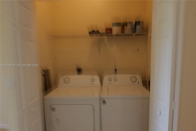 Foto del edificio - 8220 SW 25th Ct