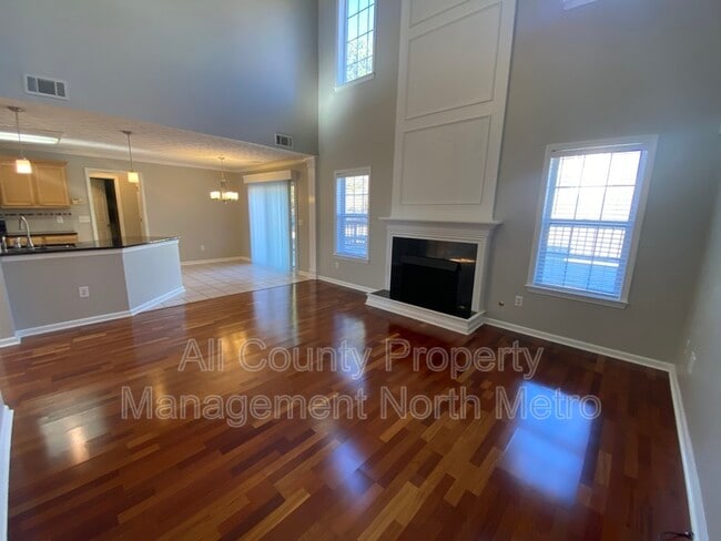 Photo - 1910 Overland Crossing House