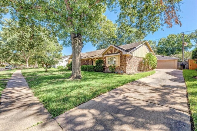 Building Photo - 5639 Indigo St
