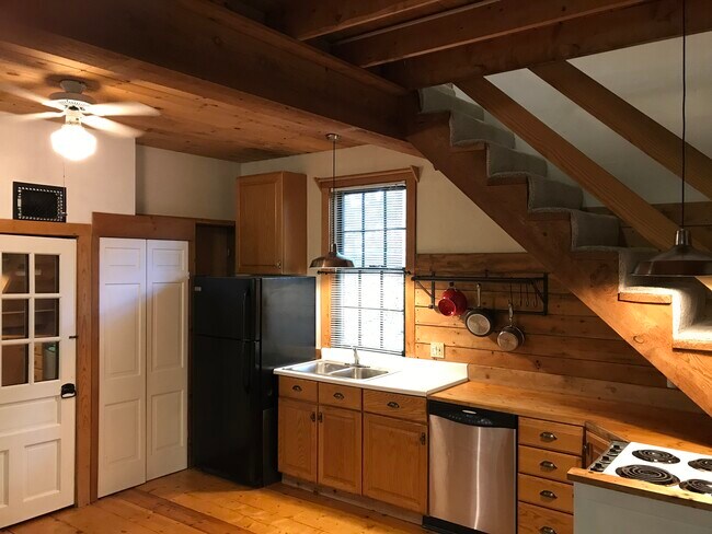 kitchen - 1000 Washington Ave
