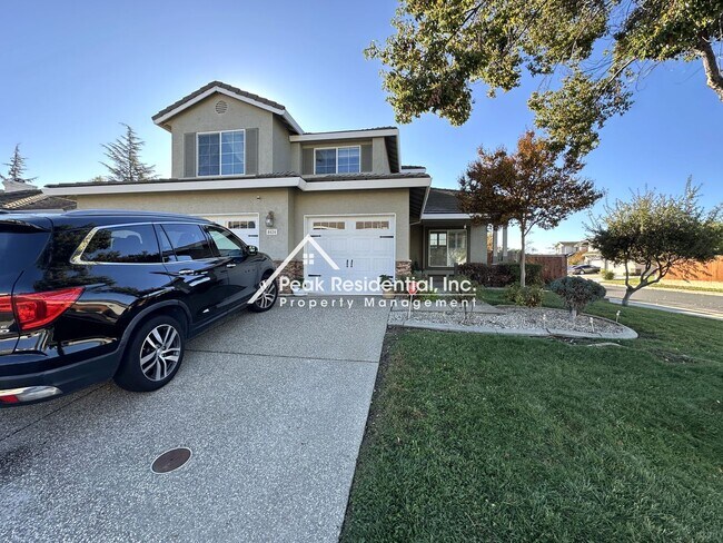 Foto del edificio - Spacious 5bd/3ba Elk Grove Home with 3 Car...