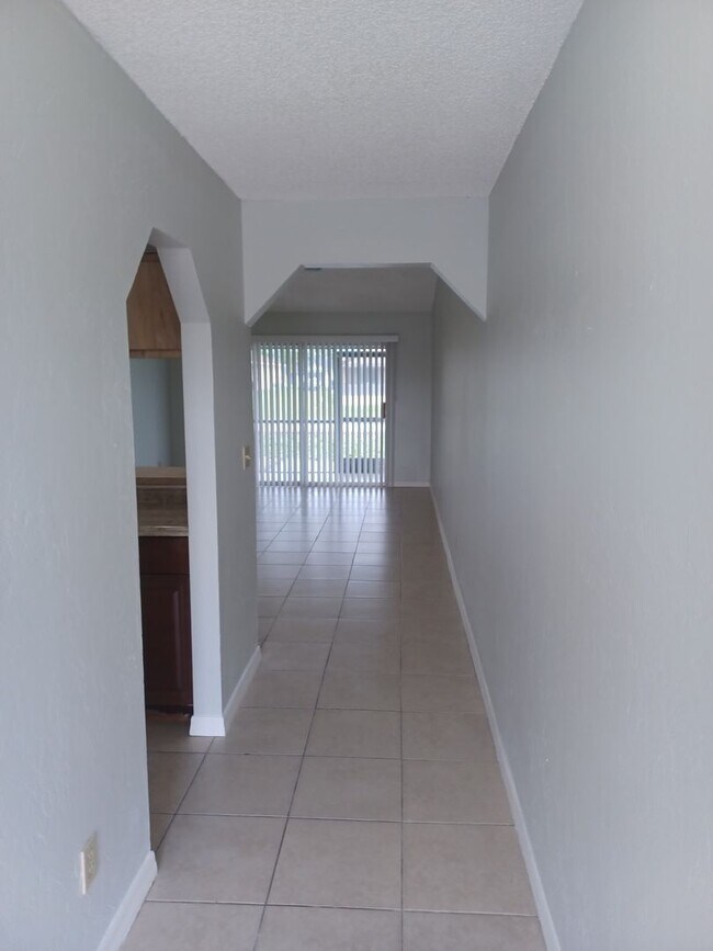 Photo - Multi Unit Complex on a fresh water canal ... Apartment