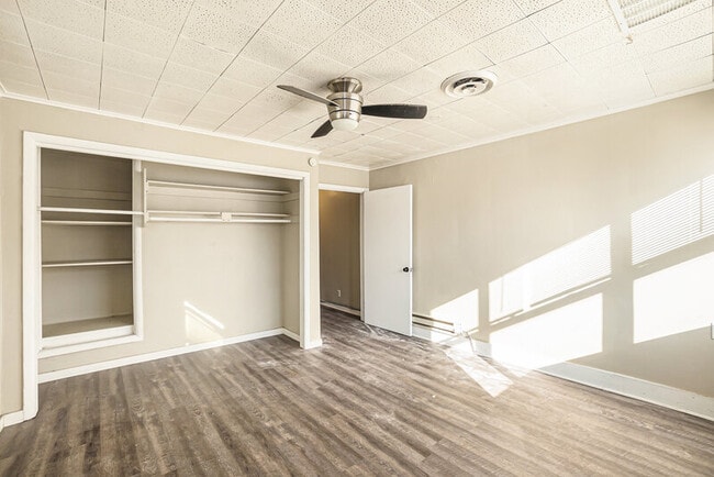 Photo - 3512 Dodge St Apartment