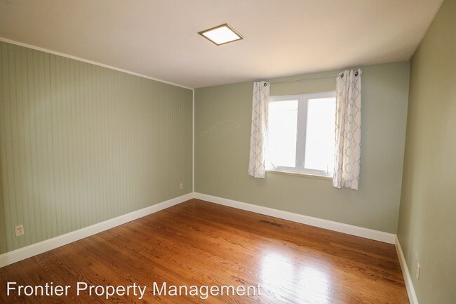 Building Photo - 3 br, 2 bath House - 2063 Hunting Ave