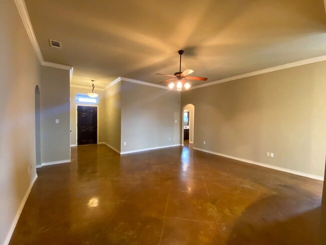 Building Photo - 3100 Stallion Dr