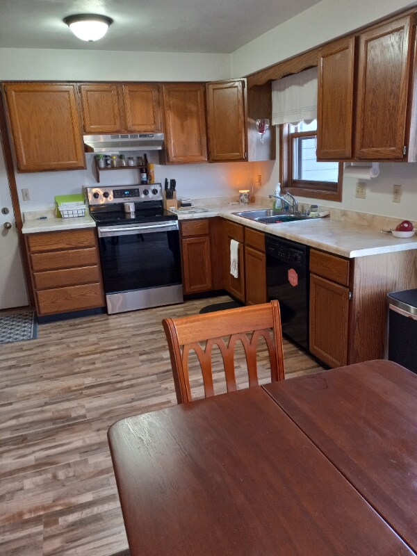 Foto del edificio - 1242 Primrose Ln