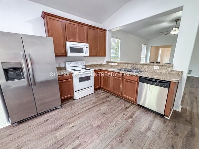 Building Photo - 8805 Valley River Dr