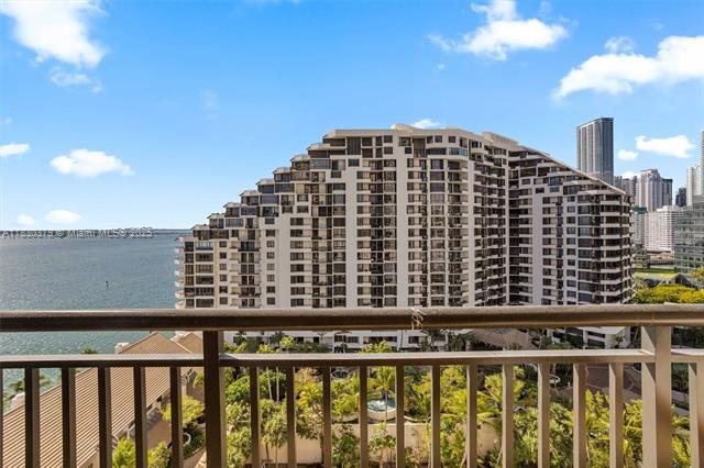 Primary Photo - 540 Brickell Key Dr