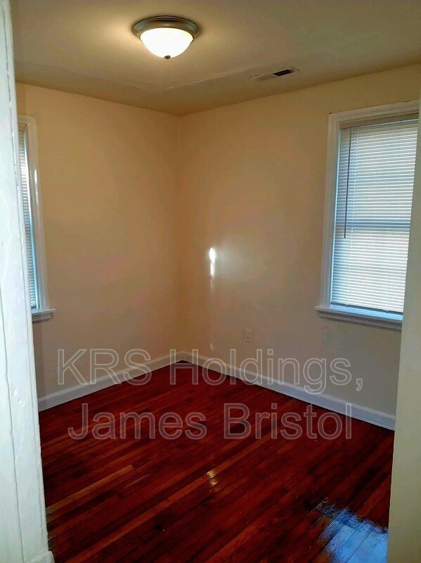 Building Photo - 515 Hunt Ave