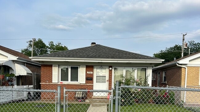 Building Photo - 7729 Central Ave