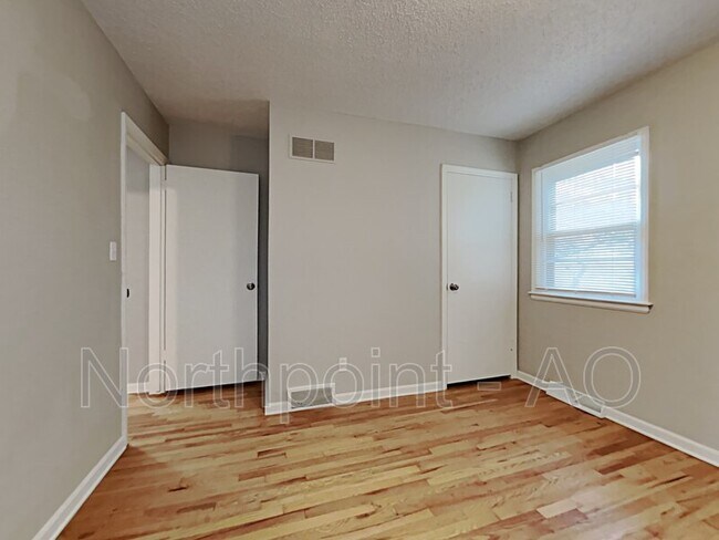 Building Photo - 1709 Berry Rd