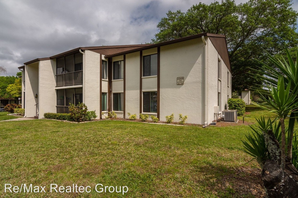 Primary Photo - 2568 Pine Ridge Way S