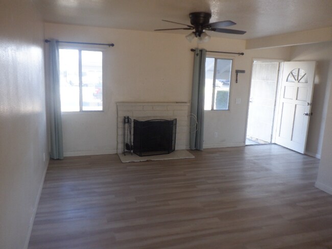 Foto del edificio - 8853 Stardust Ln