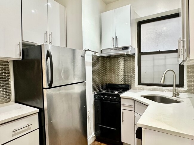 Building Photo - 523 W 135th St