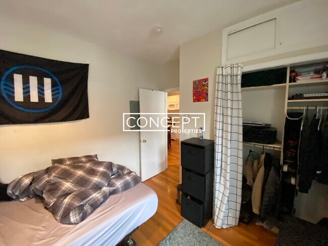 Foto del edificio - 57 Westland Ave