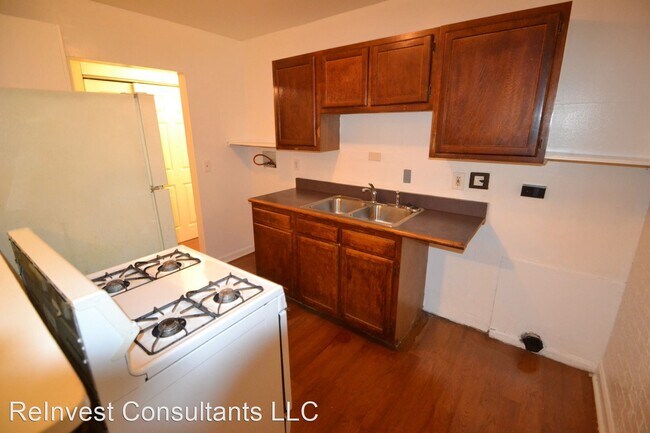 Building Photo - 3 br, 1 bath House - 8757 Cabot Dr