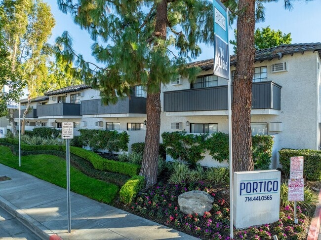 Building Photo - Portico