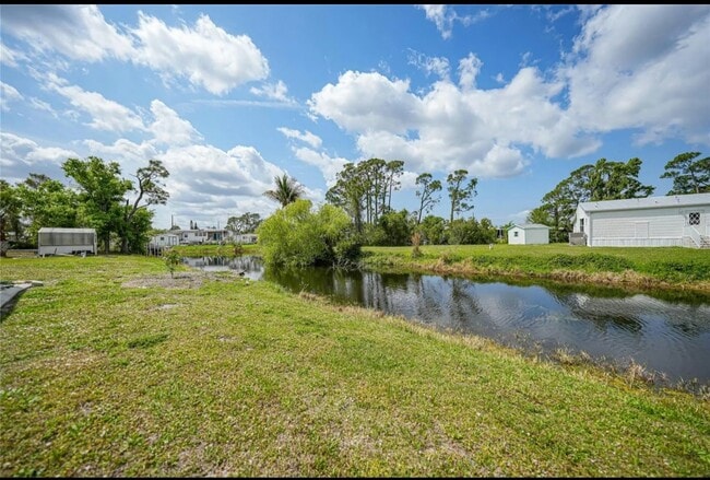 Foto del edificio - 11291 Grapefruit Ln