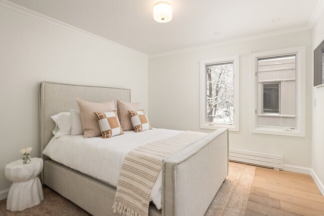 Foto del edificio - 814 W Bleeker St