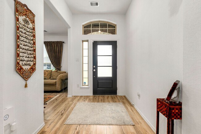Building Photo - 26611 Daylily Grove St
