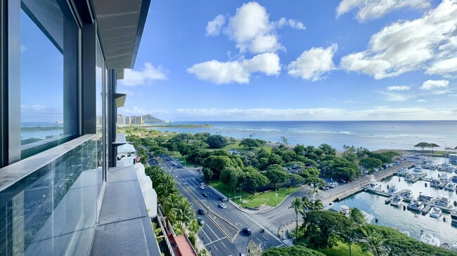 Building Photo - Victoria Place | Ocean-Facing Corner Resid...