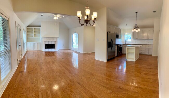 Building Photo - 6120 Parterre Dr