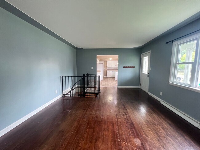 Building Photo - Byron Center schools - Ranch - Move in Ready!