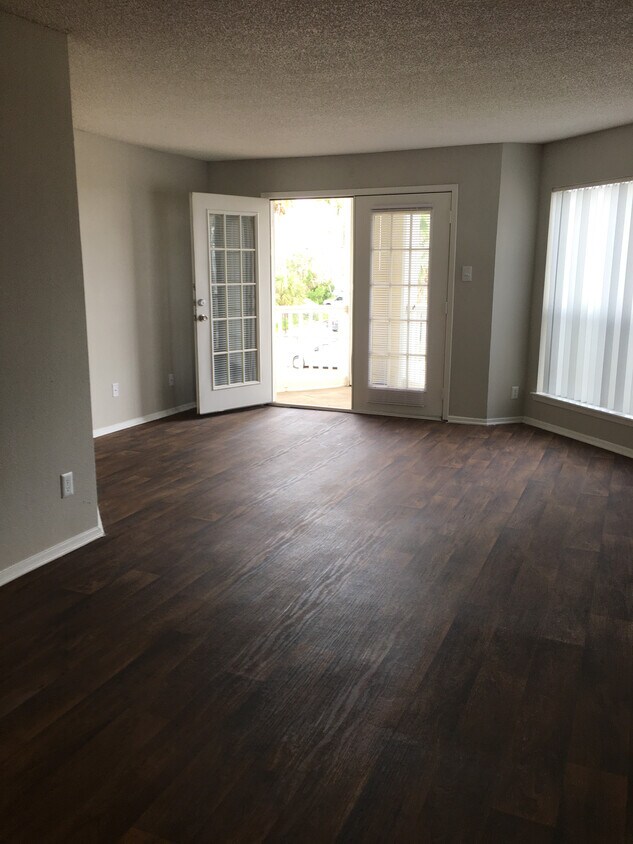 Broadwater Apartments in Galveston, TX