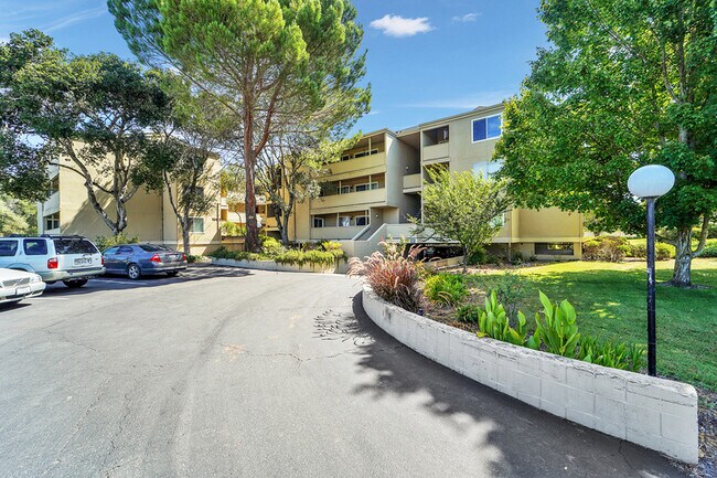 Foto del edificio - 1453 Neotomas Ave