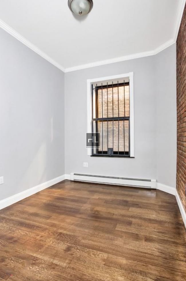 Building Photo - Renovated Lower East Side 3-Bedroom with E...